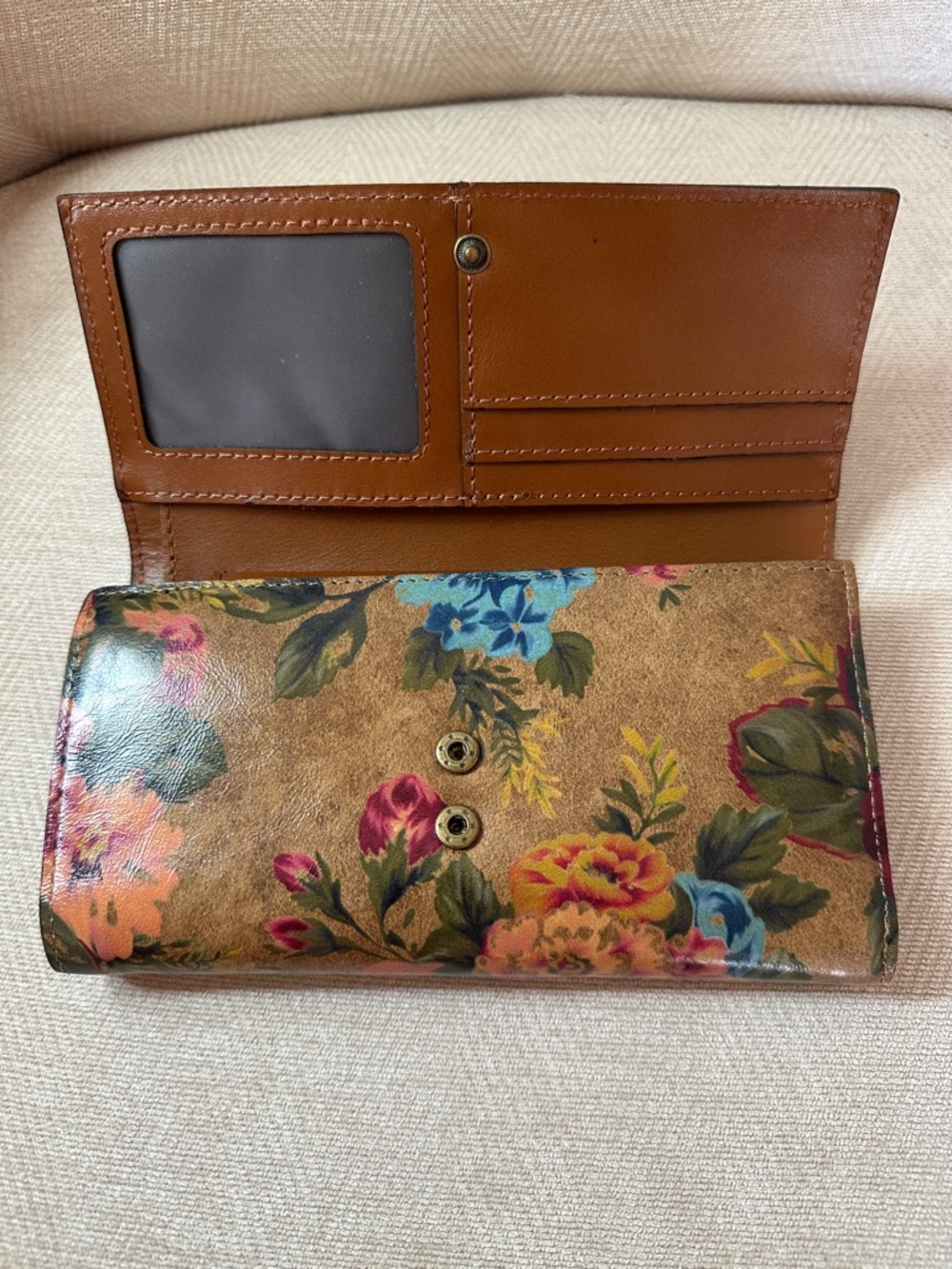 Patricia Nash Multi‑Color Floral Leather Clutch Wallet - Picture 6 of 11